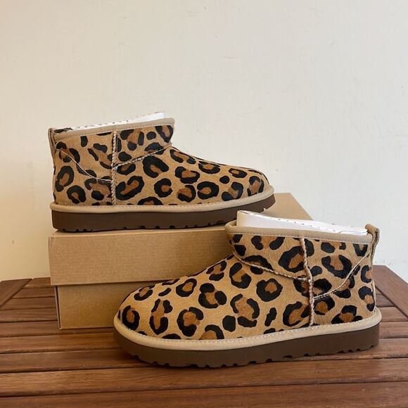 UGG Classic Ultra Mini Spotty Boots Natural Women Size 7 - Picture 4 of 15